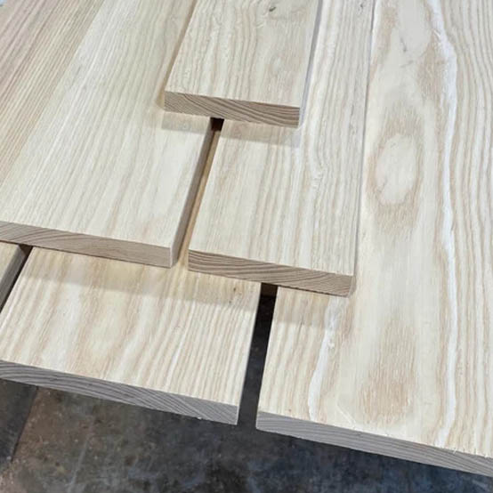 Sagwan Wood sawn timber with fine natural grain patterns